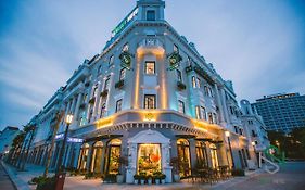 Selecthotel Hạ Long